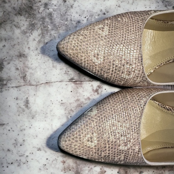 New MICHAEL KORS Oyster Mott Cross Body purse with matching shoes size 7 1/2 - Picture 15 of 17